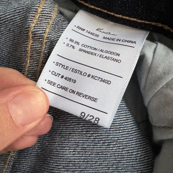 Kancan size 9/28 flare jeans 32in inseam - Picture 9 of 11